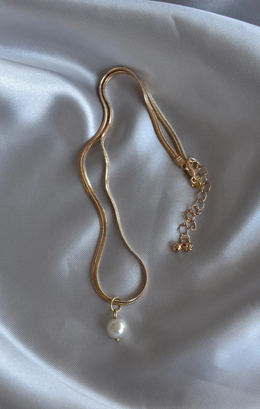 Halsband golden pearl.