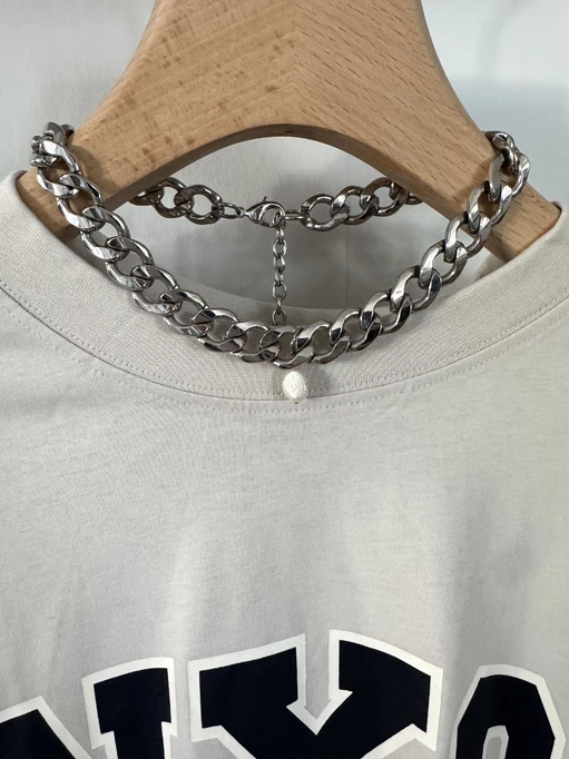 Halsband silver länkar med pärla.