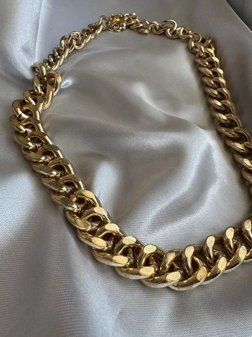 Halsband guld länkar.