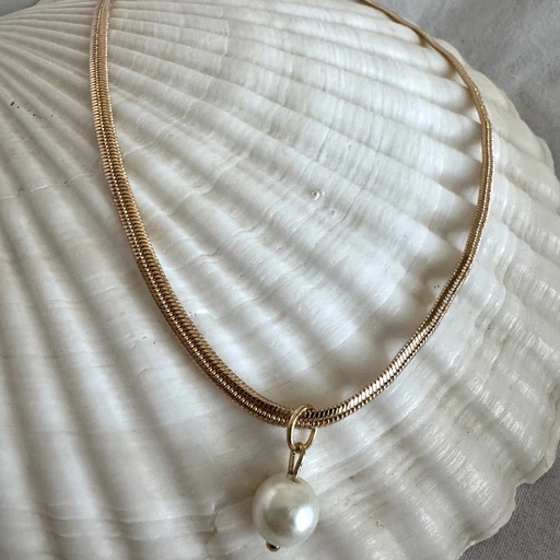 Halsband golden pearl.